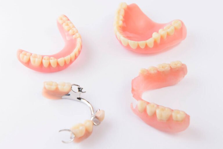  Prótesis dental removible o fija, ¿Cuál es mejor para mí?